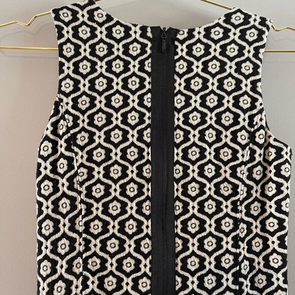 Cynthia Rowley Sleeveless Fit & Flare Textured Floral Geometric Dress || SZ XS - Picture 6 of 13